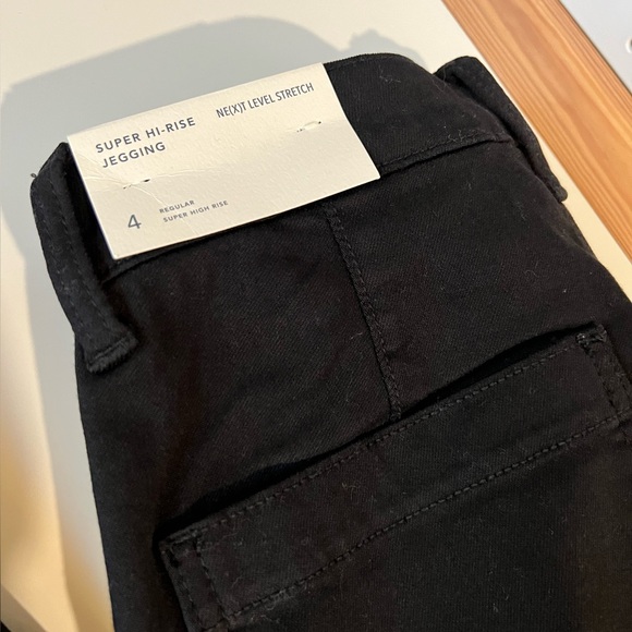 American Eagle Super Hi-Rise Jeggings with Button Details - Picture 13 of 14